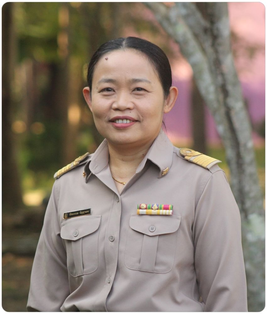 นางสาวทัศนวรรณ ปัญญาแดง