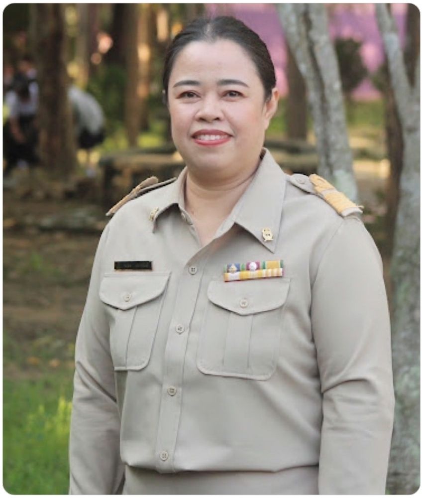 นางนฤมล หลวงภักดี