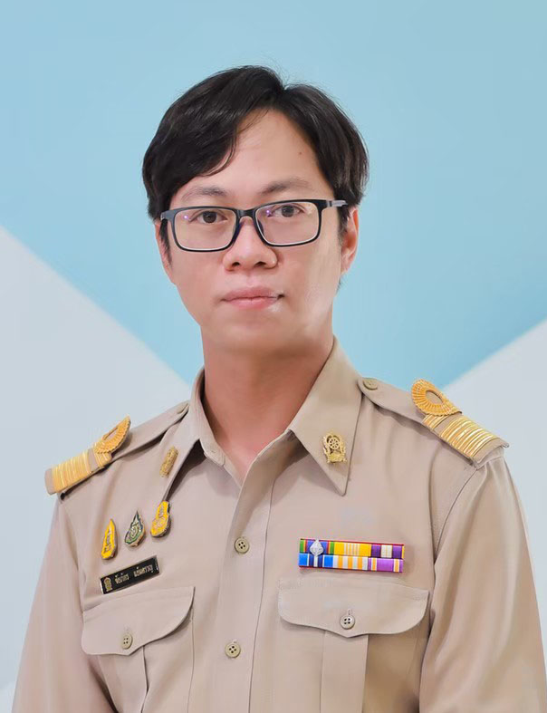 นายชัยภัทร แย้มครวญ
