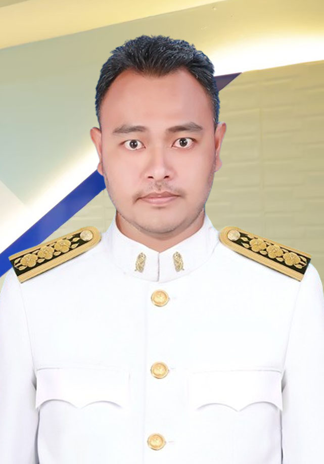 นายพงศธร น้อยนารถ