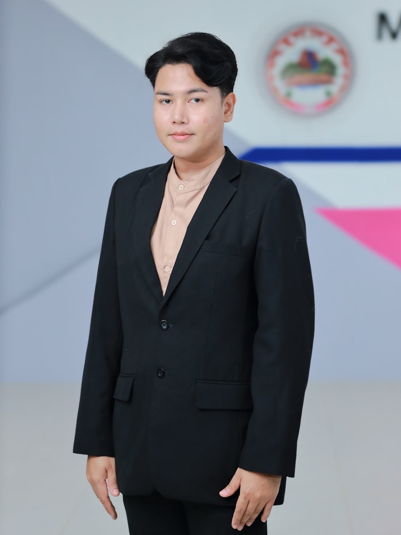 นายภูมินทร์ ศรีชมภู