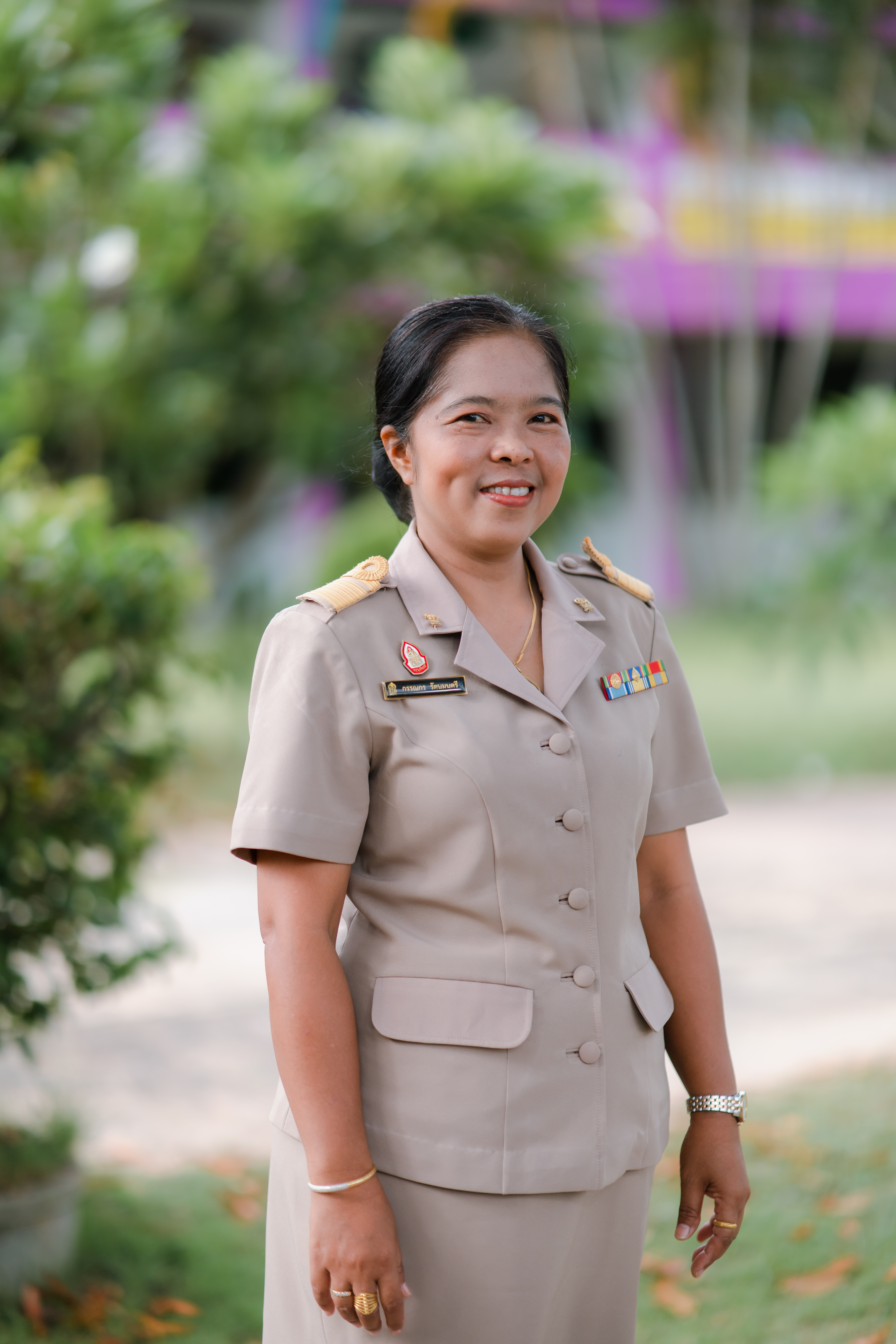 นางกรรณกร รัตนมนตรี