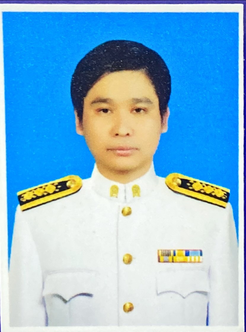 นายณัฐวุฒิ เหล่าลาภะ