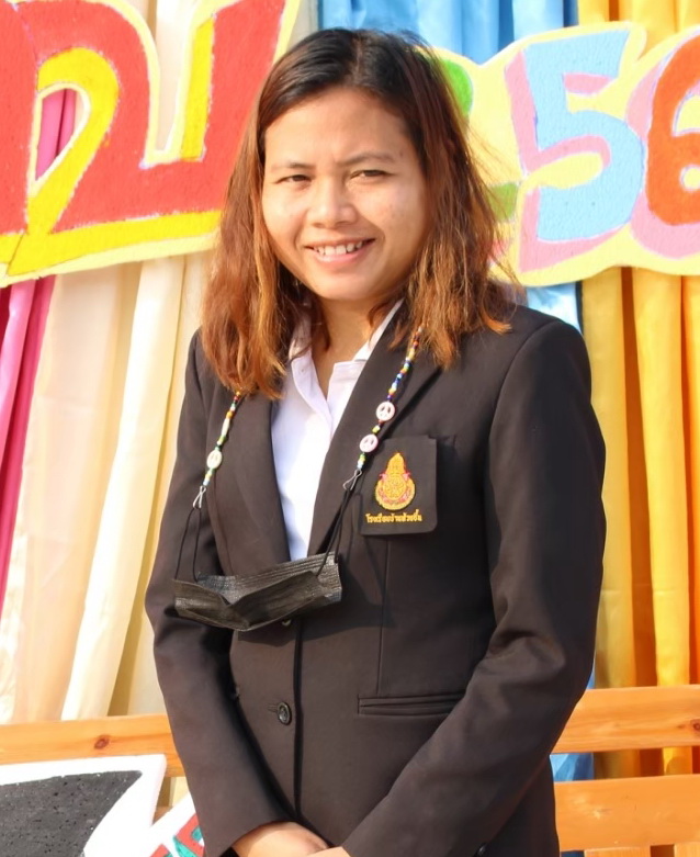 นางสาวพนิดา ขจรเจริญเดช
