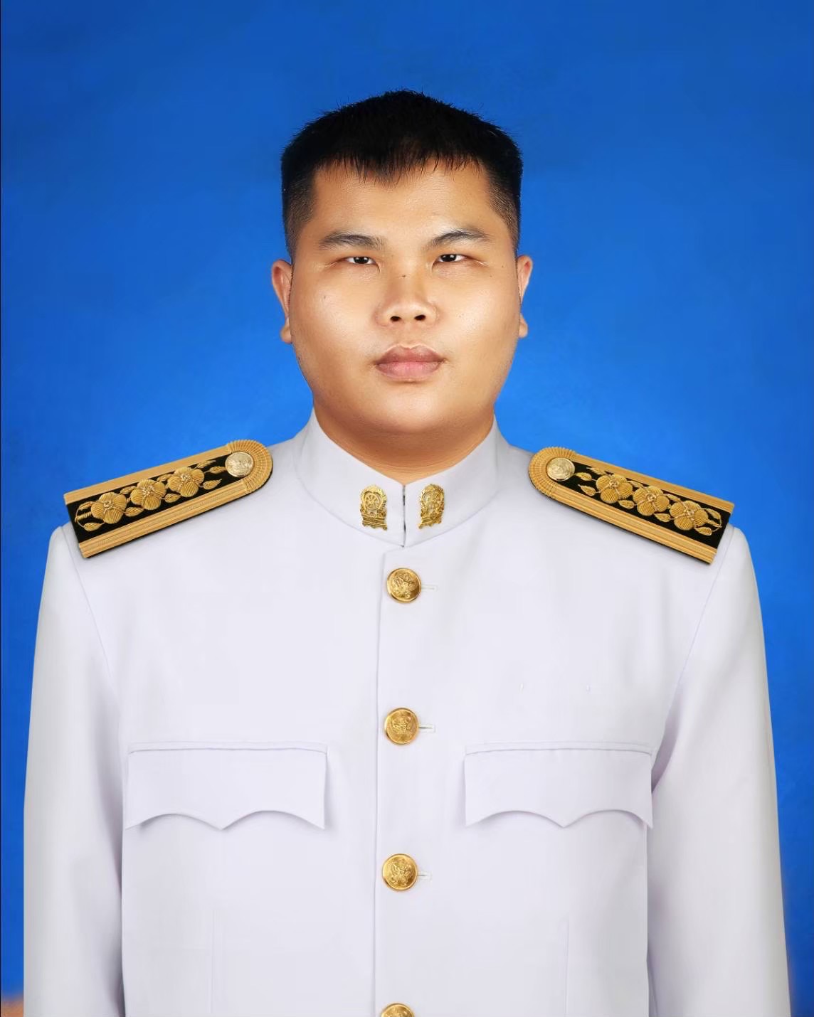 นายพิชญพันธ์ จันทรา