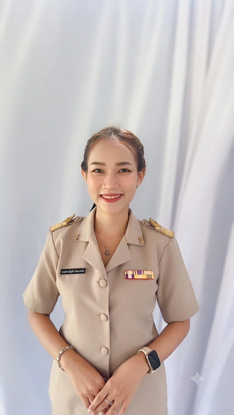 นางสาวเพ็ญศิริ เพ็ชรประดับ