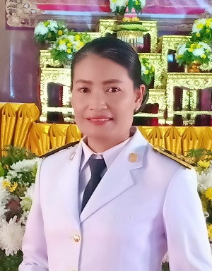นางเกศรินทร์ เปการี