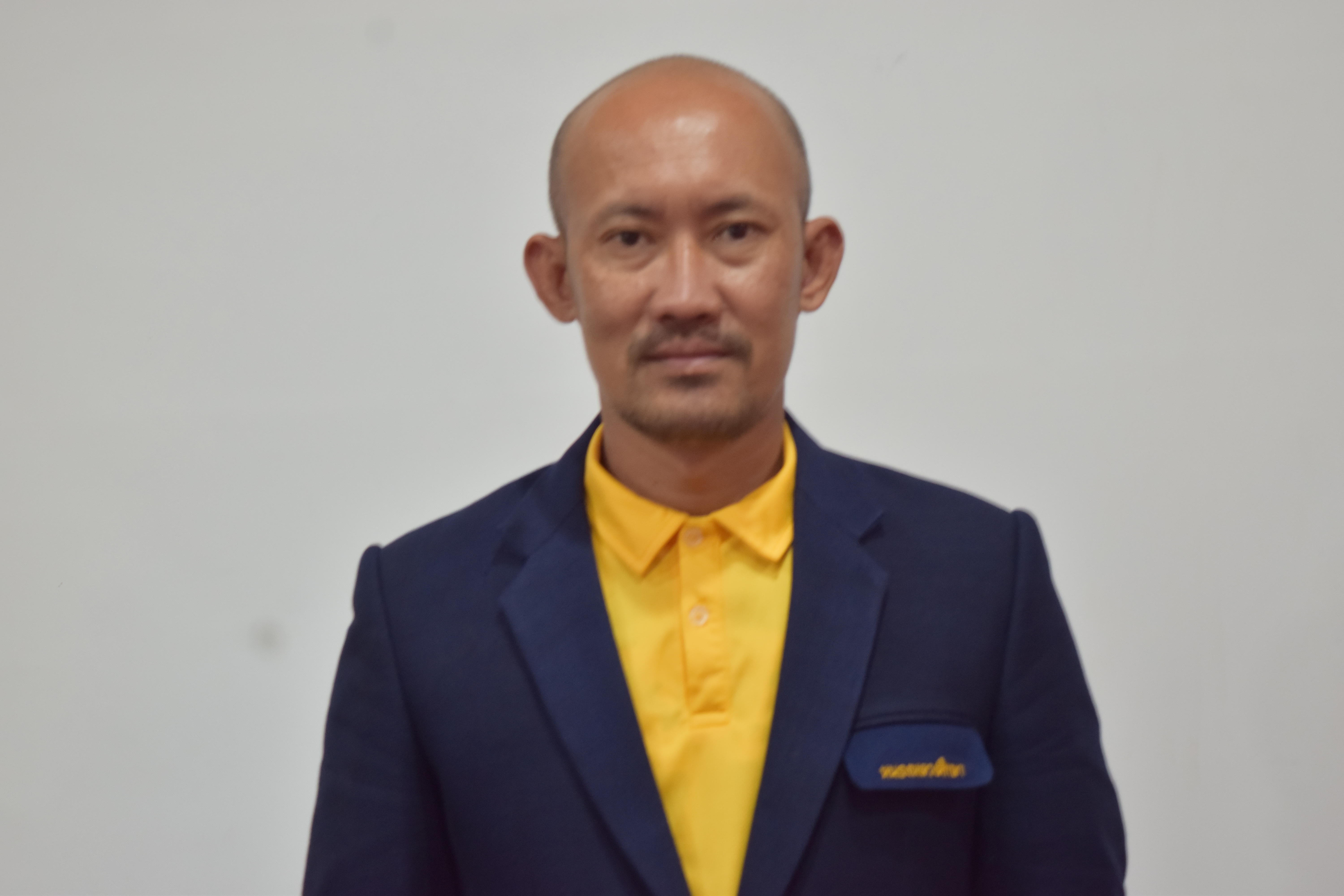 นายจตุชัย ชนะมาร