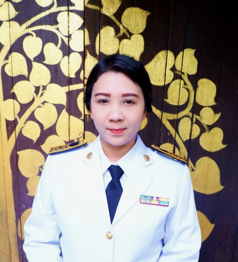 นางสาวช่อผกา อินทรักษา