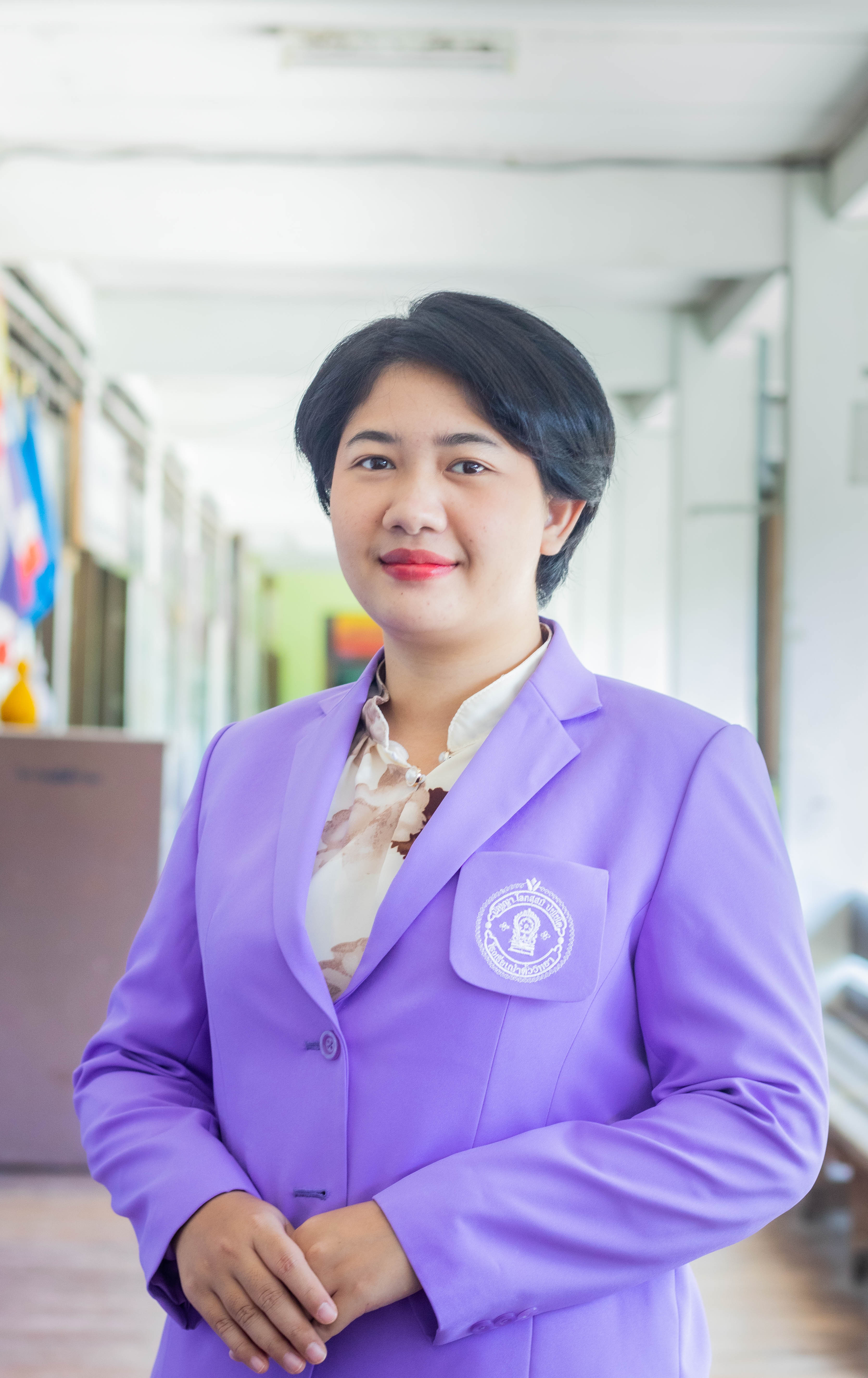 นางสาววรวีร์ ป้องไพสิฐศักดิ์