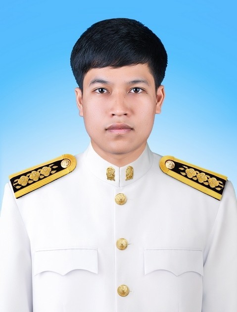 นายรุ่งโรจน์ สุขทั้งโลก