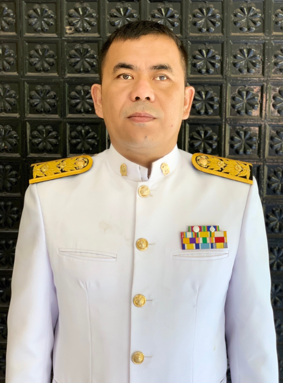 นายวิชรจน์ ผาดำ