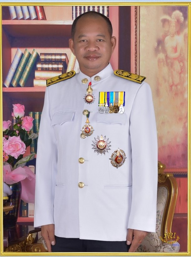 นายมานิตย์ เพียรศรีวัชรา