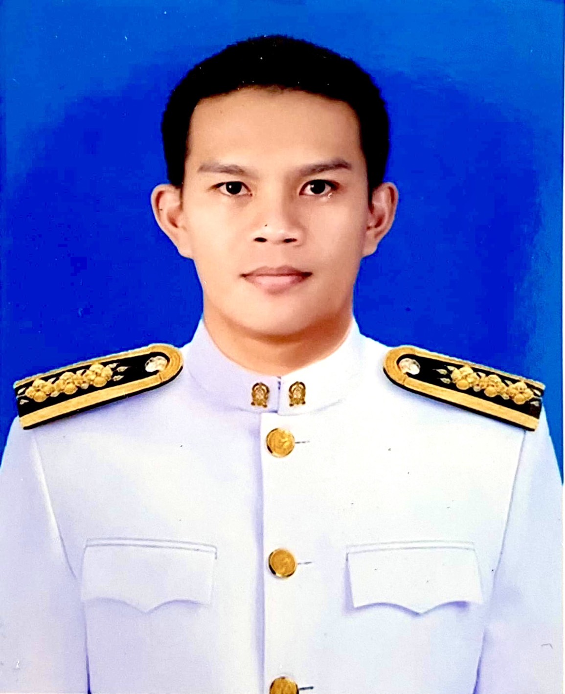 นายปาริวัตร เทาศิริ