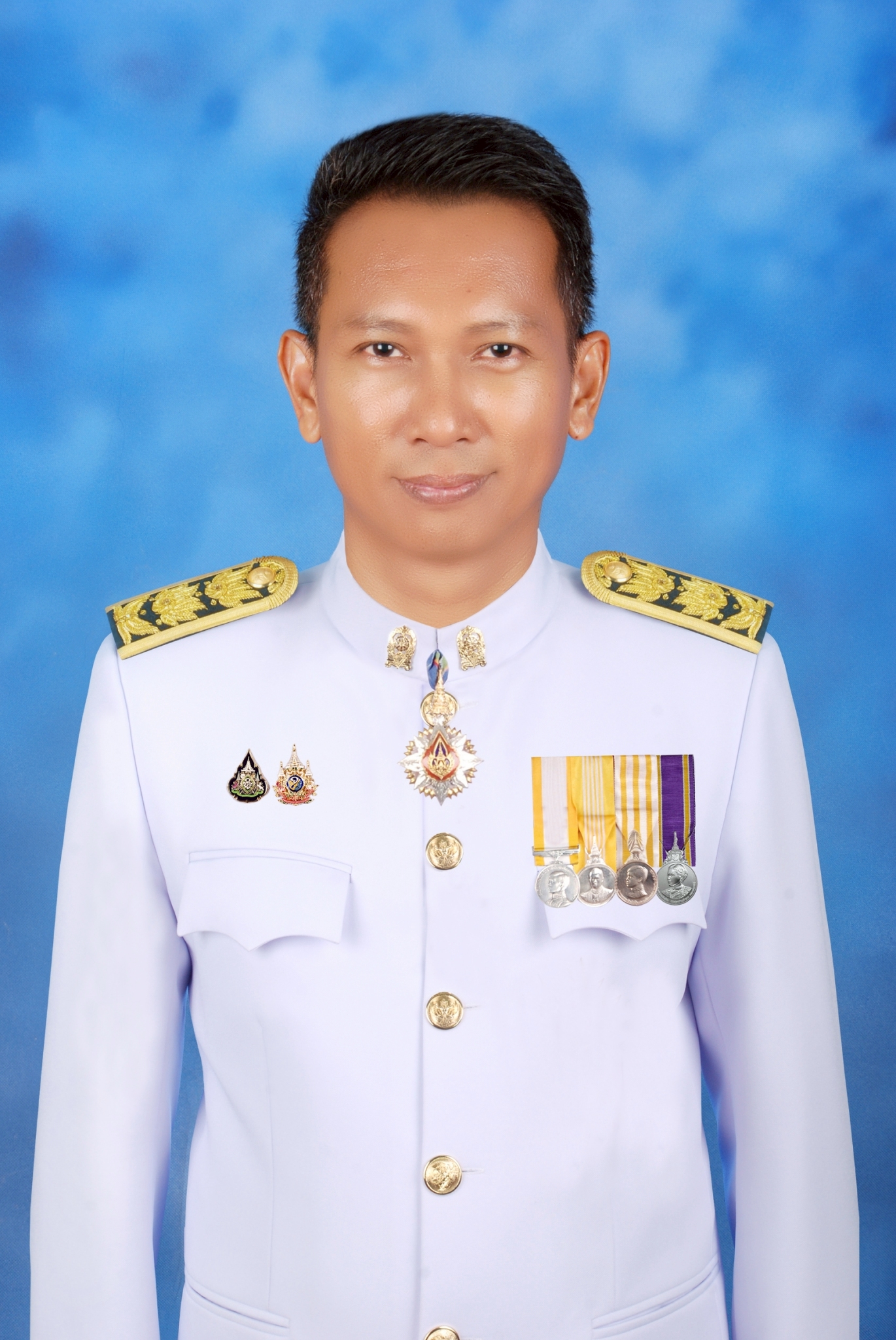 นายกรณ์พรหมฤทธิ์ ชูพันธุ์วิเศษวงศ์