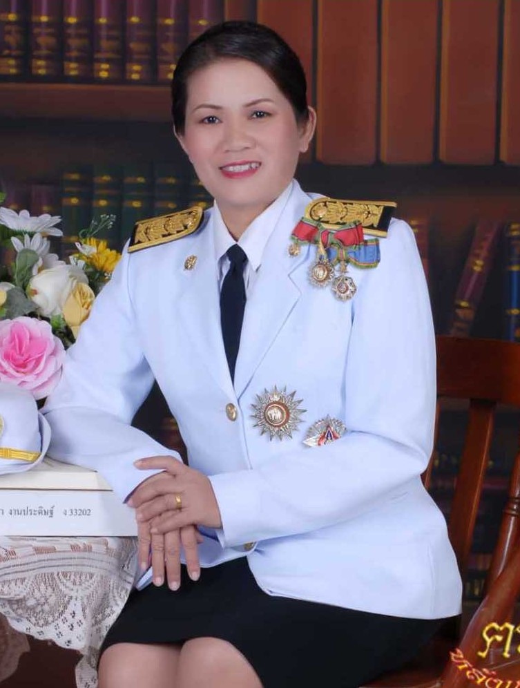 นางธัญรัตน์ ชัยรินทร์
