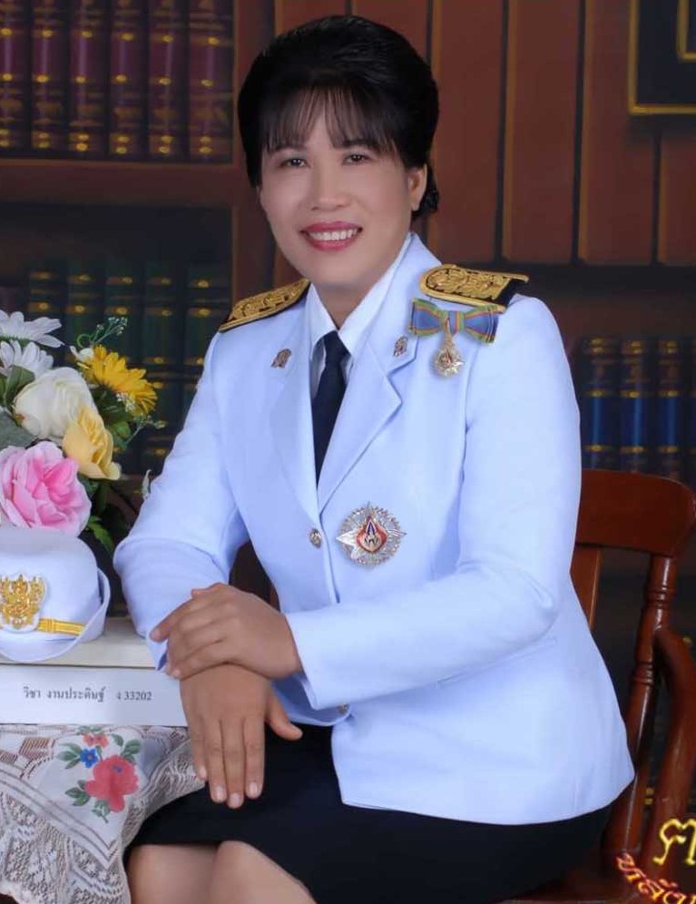 นางลำไพ ใจบุญ