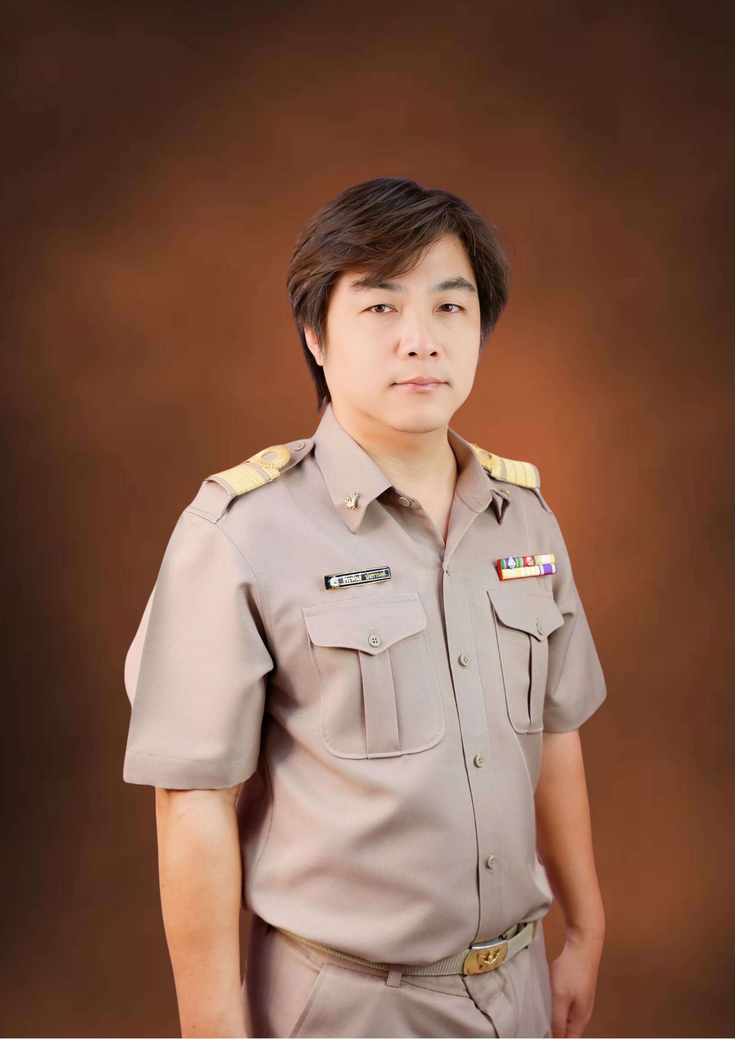 นายธีระพันธ์ ปงกาวงศ์