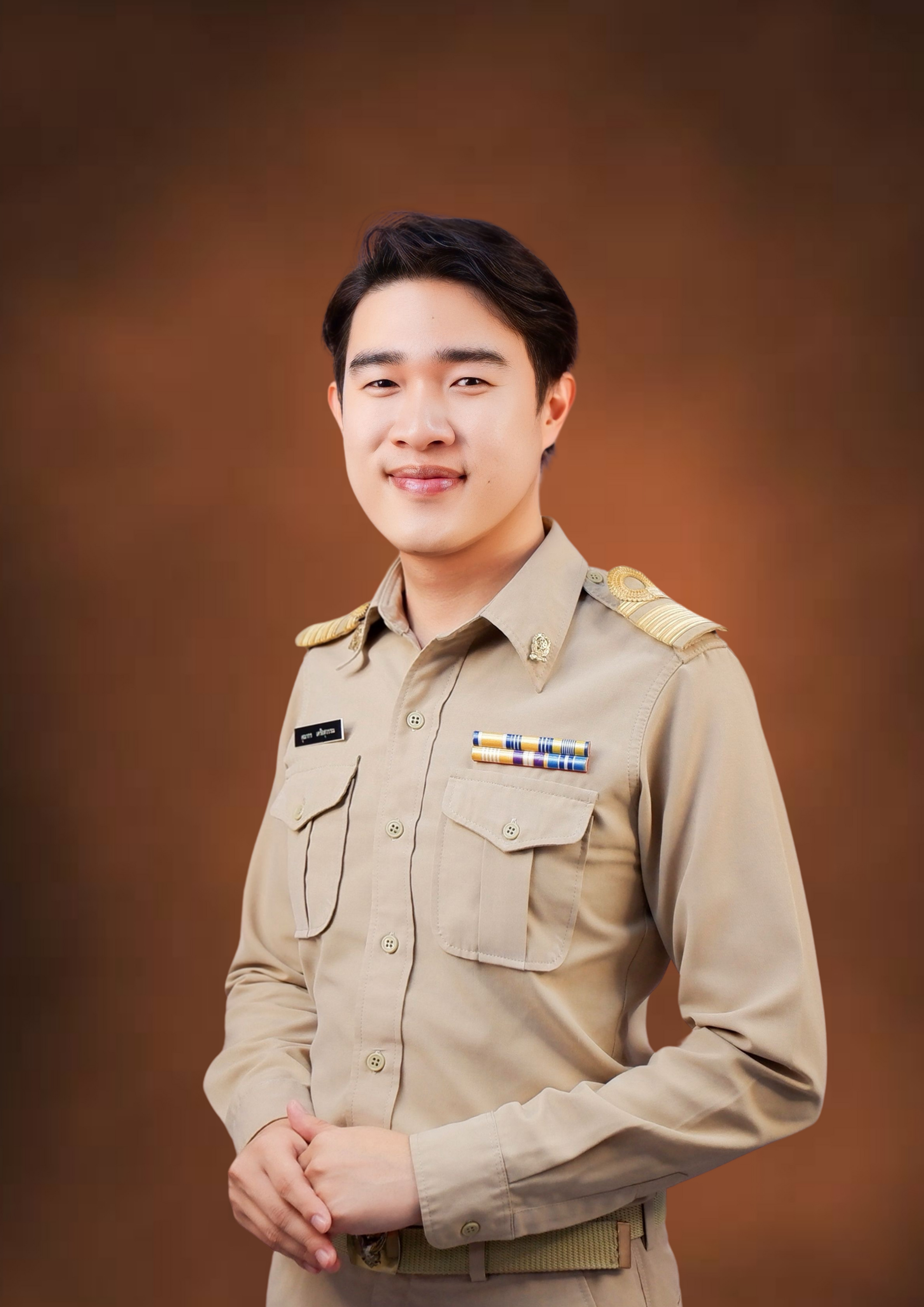 นายคุณากร เครือสุวรรณ