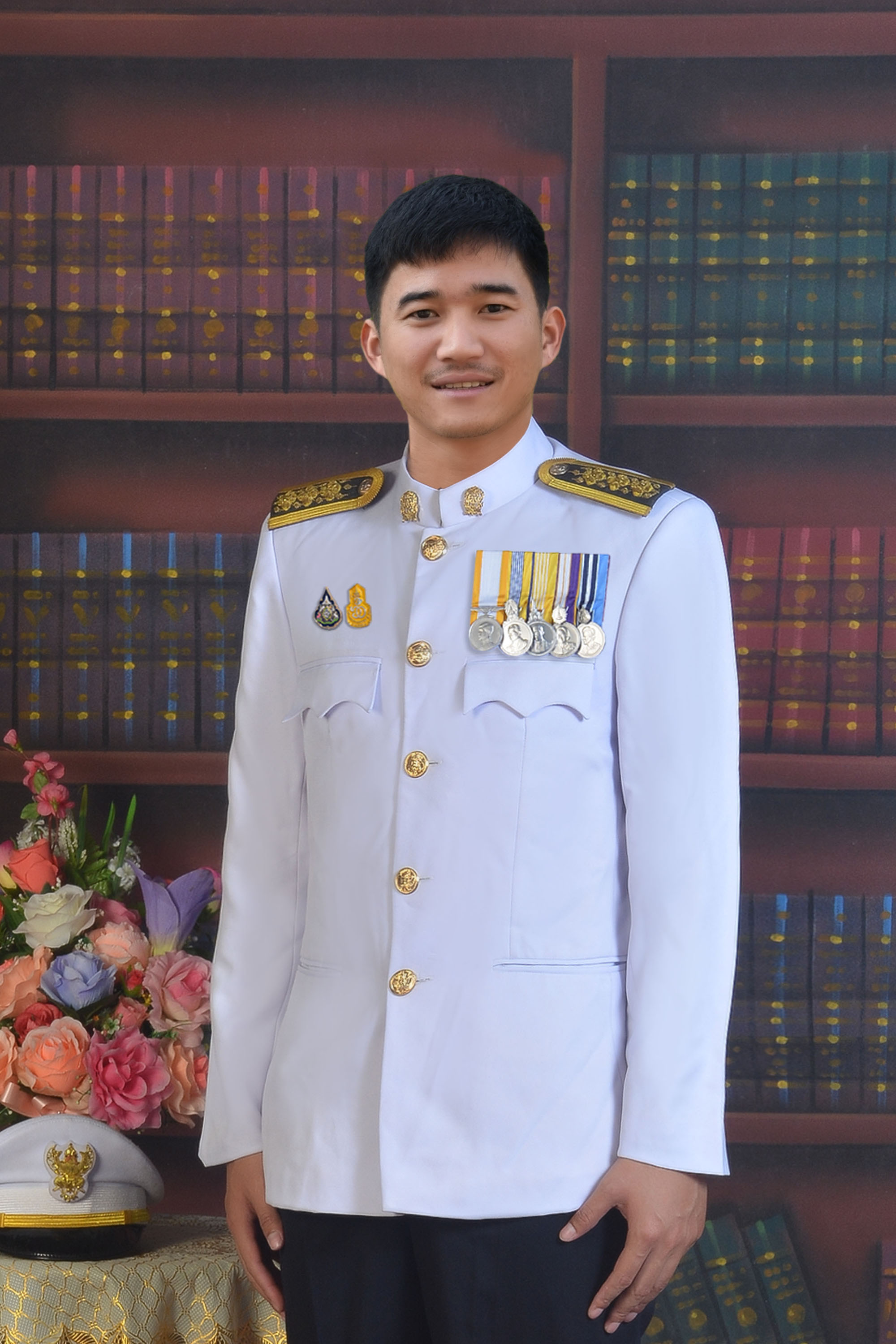 นายณัทคุณ พันธุระ