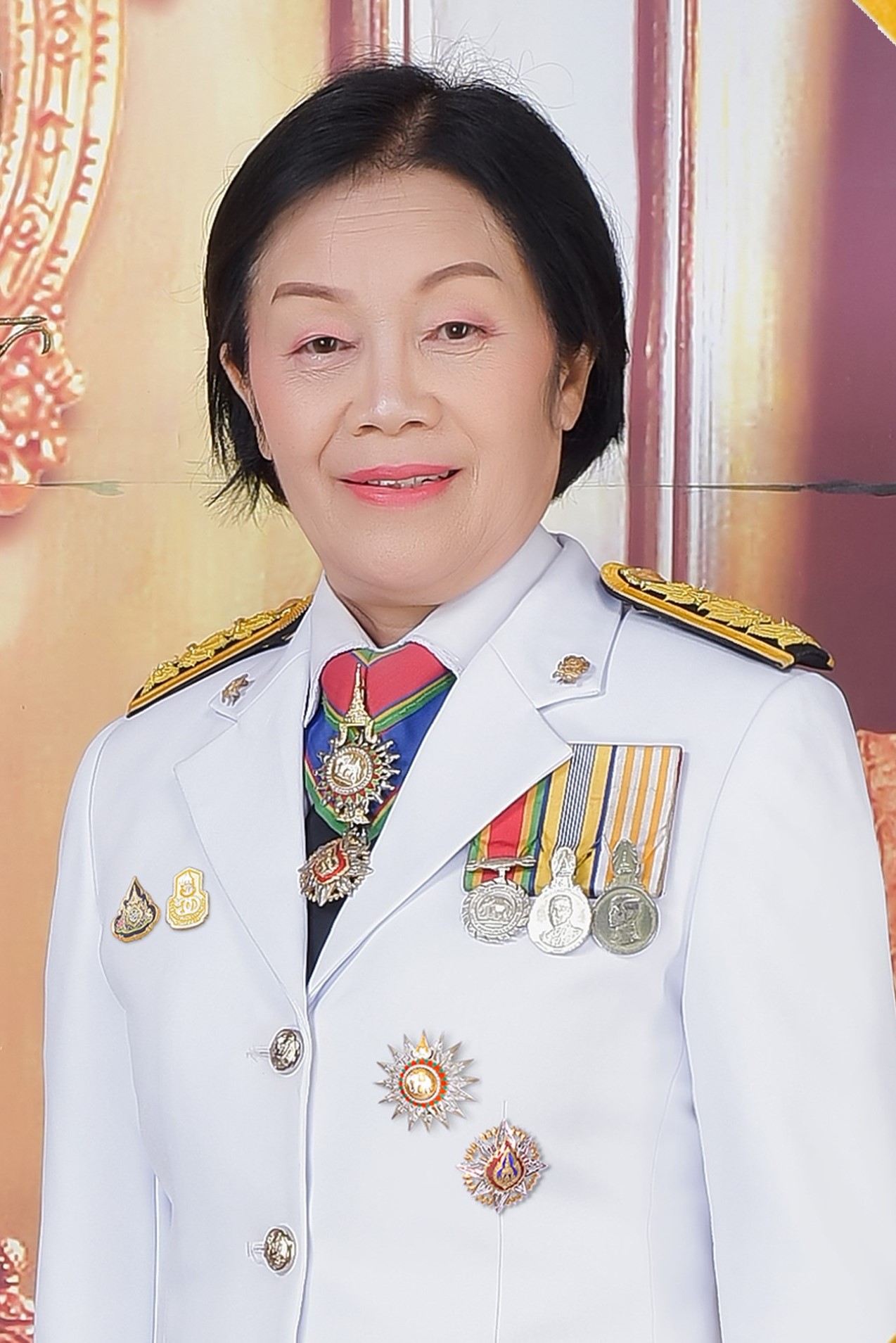 นางจุฬารักษ์ บุญชัย