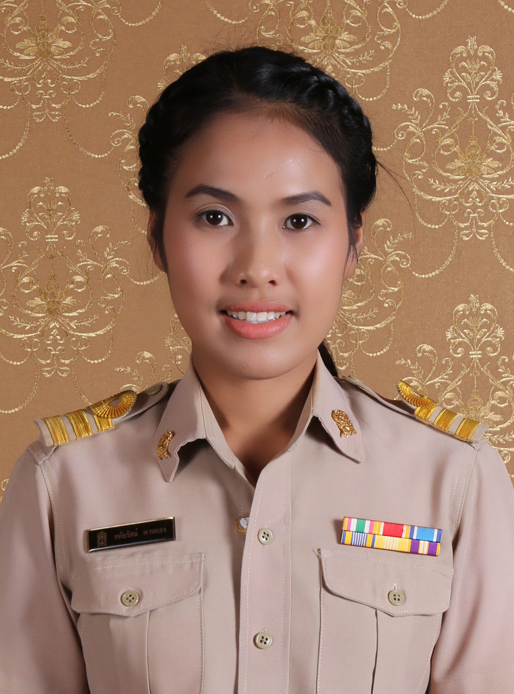 นางสาวหทัยรัตน์ พานทอง