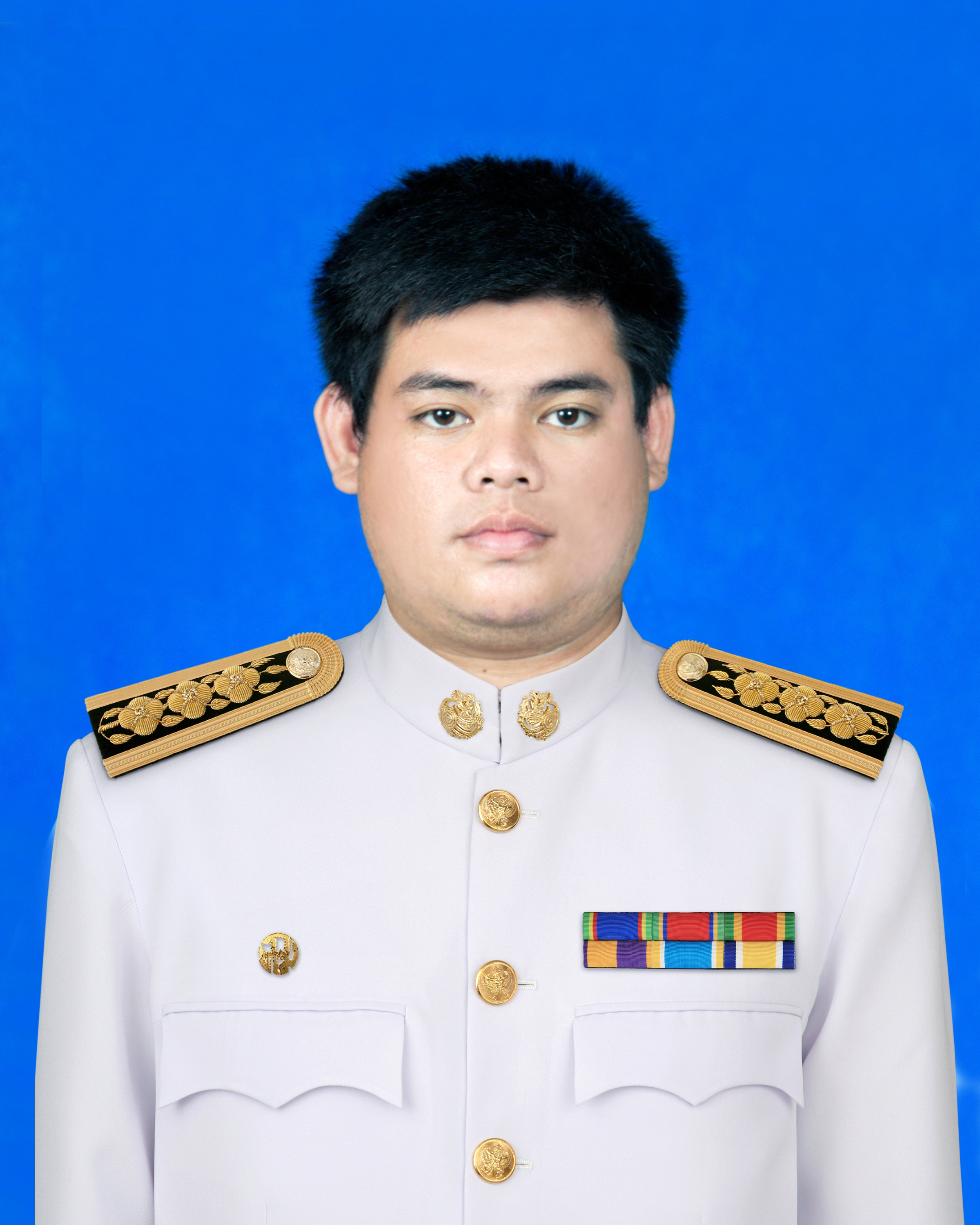นายภูวดล ทองมาก