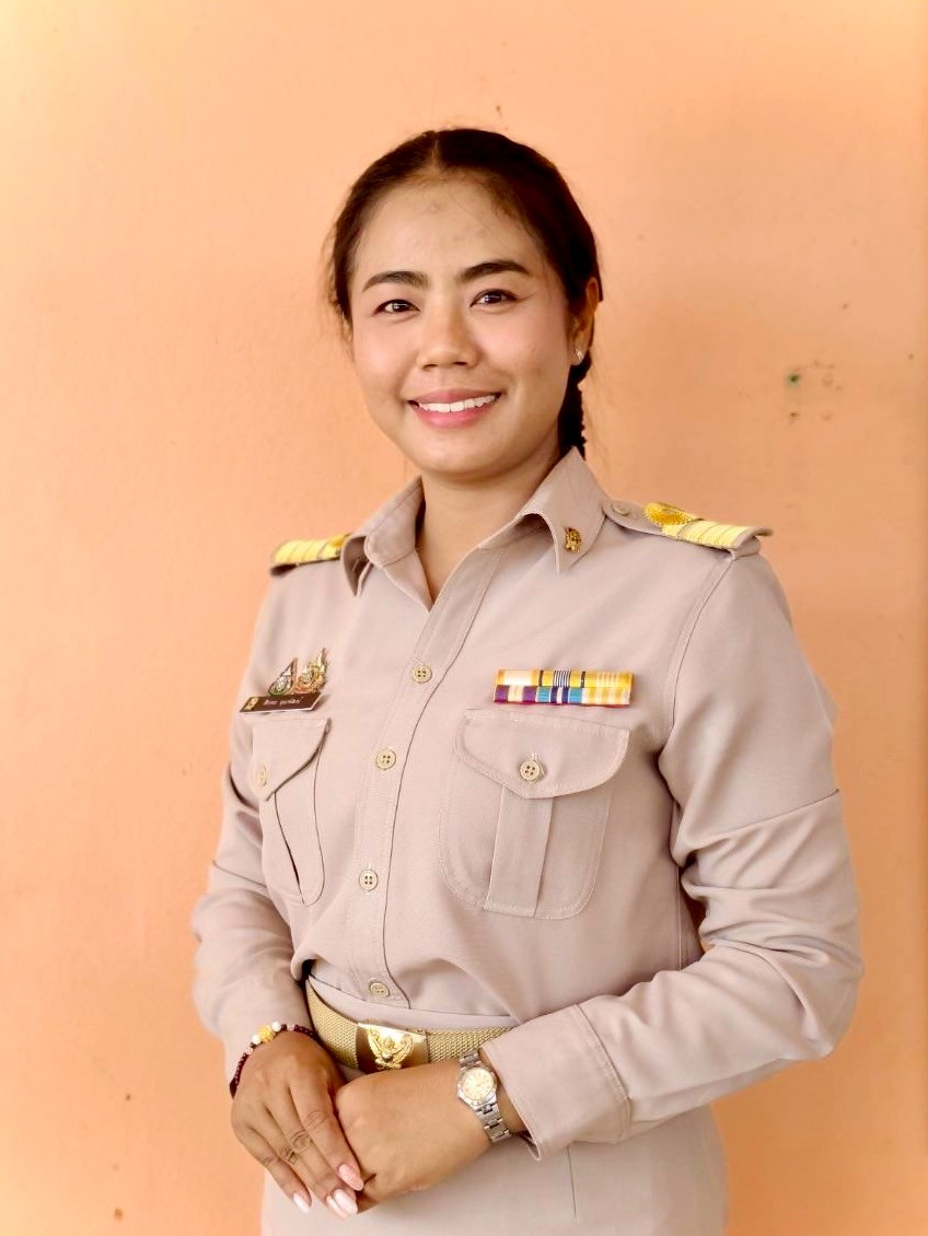นางสาวศิวพร ทุมพัฒน์