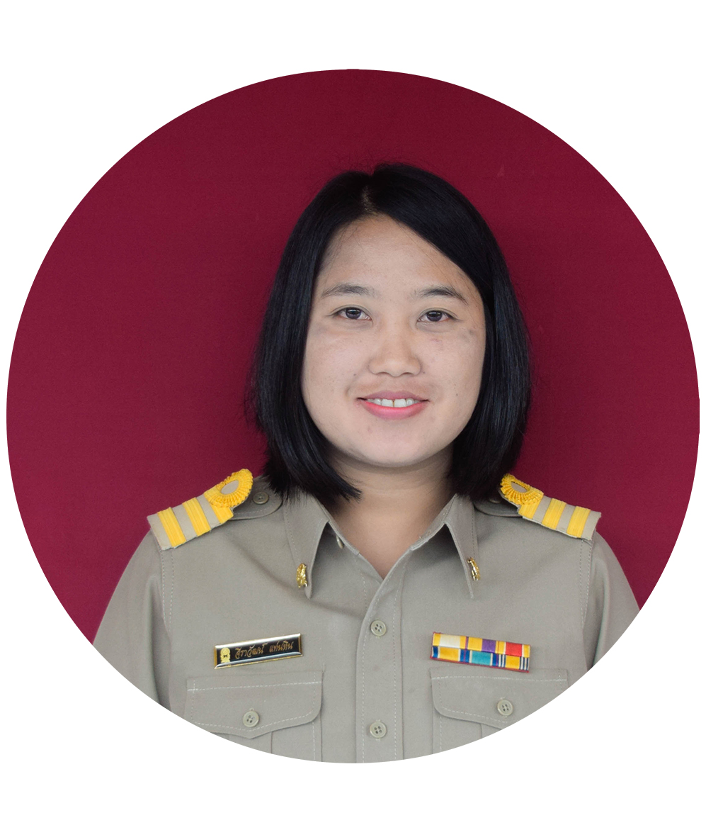 นางสาวจีราวัฒน์ แท่นหิน