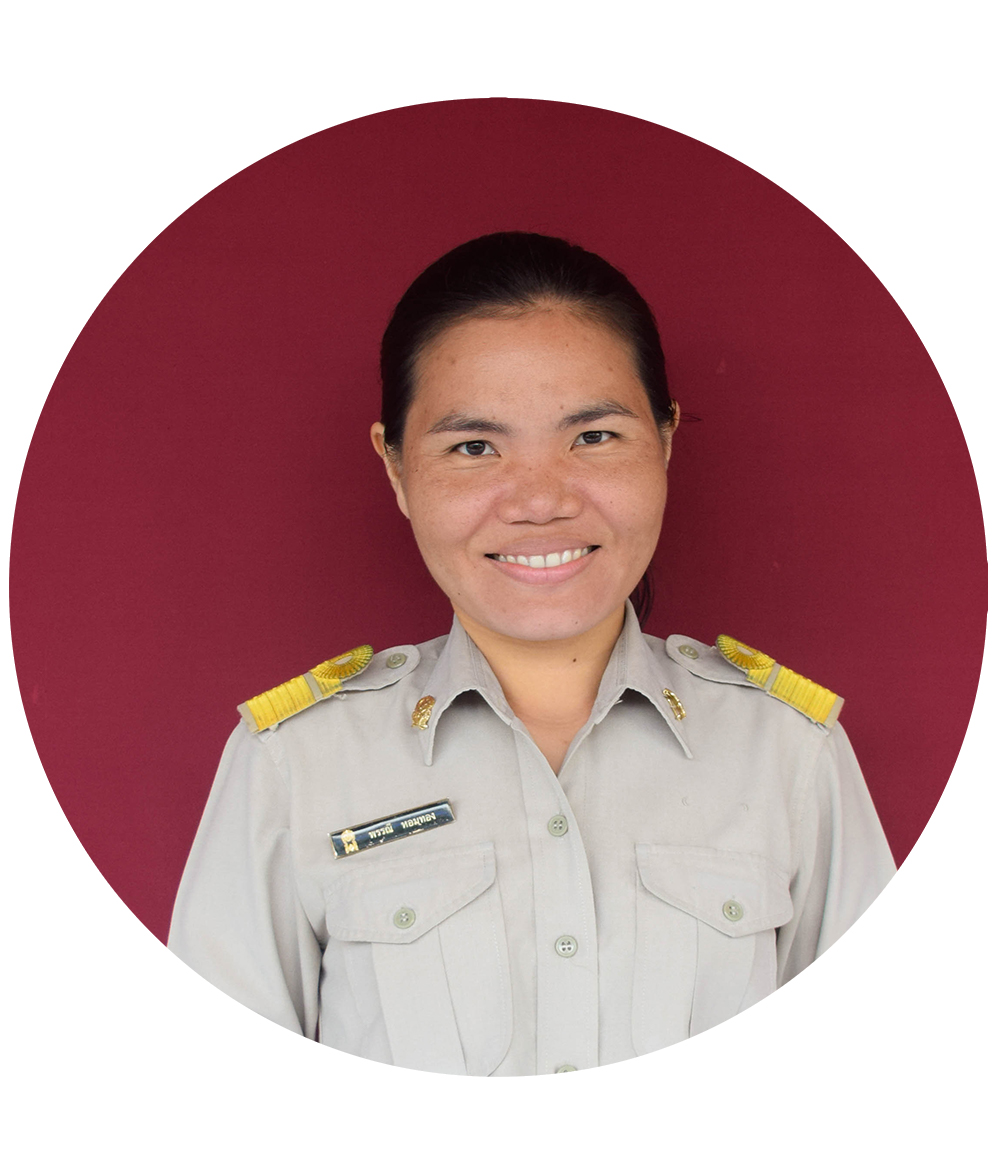 นางพรรณี หอมทอง