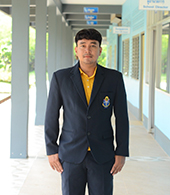 นายปรเมศวร์ มากภิบาล