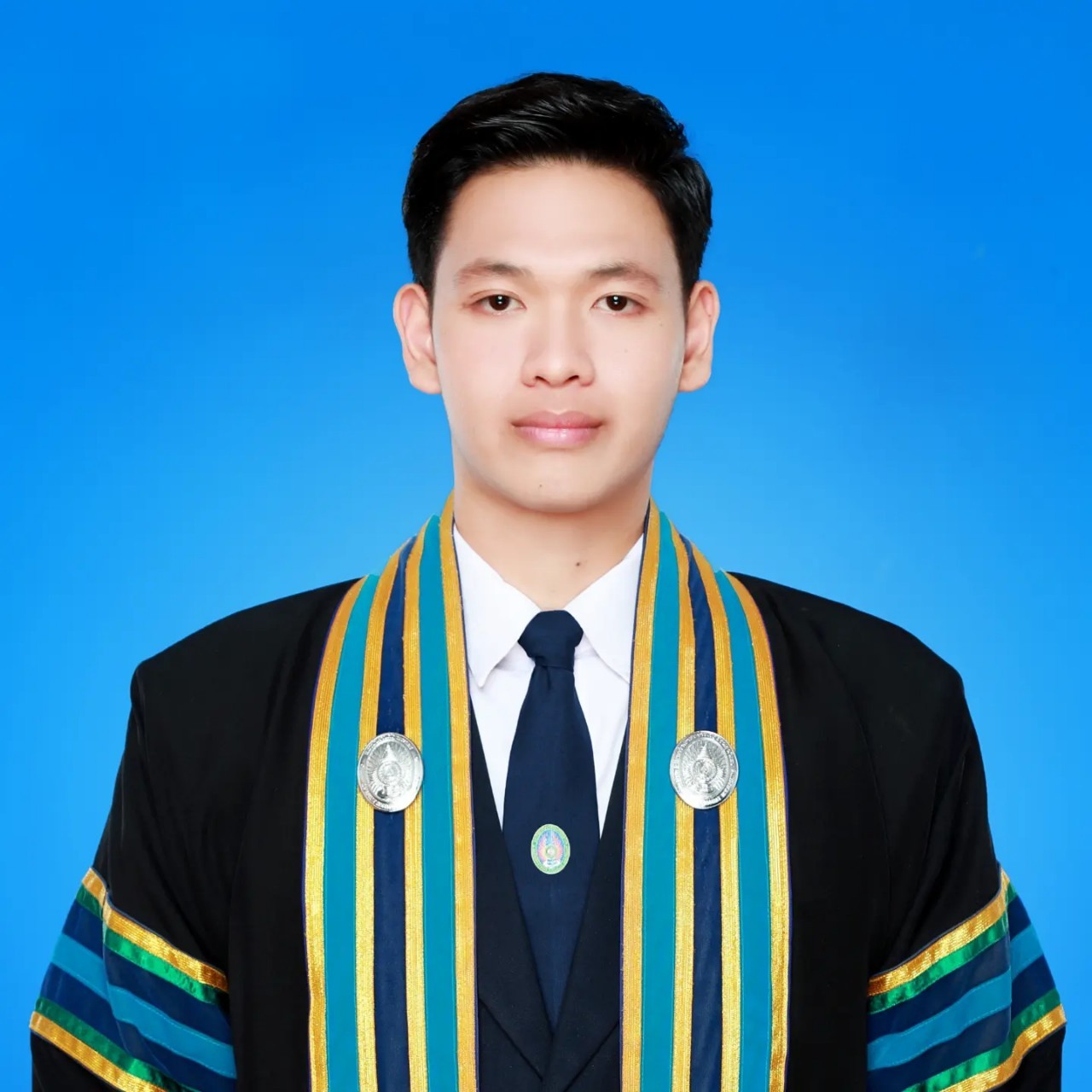 นายภาณุพงษ์ อยู่เย็น
