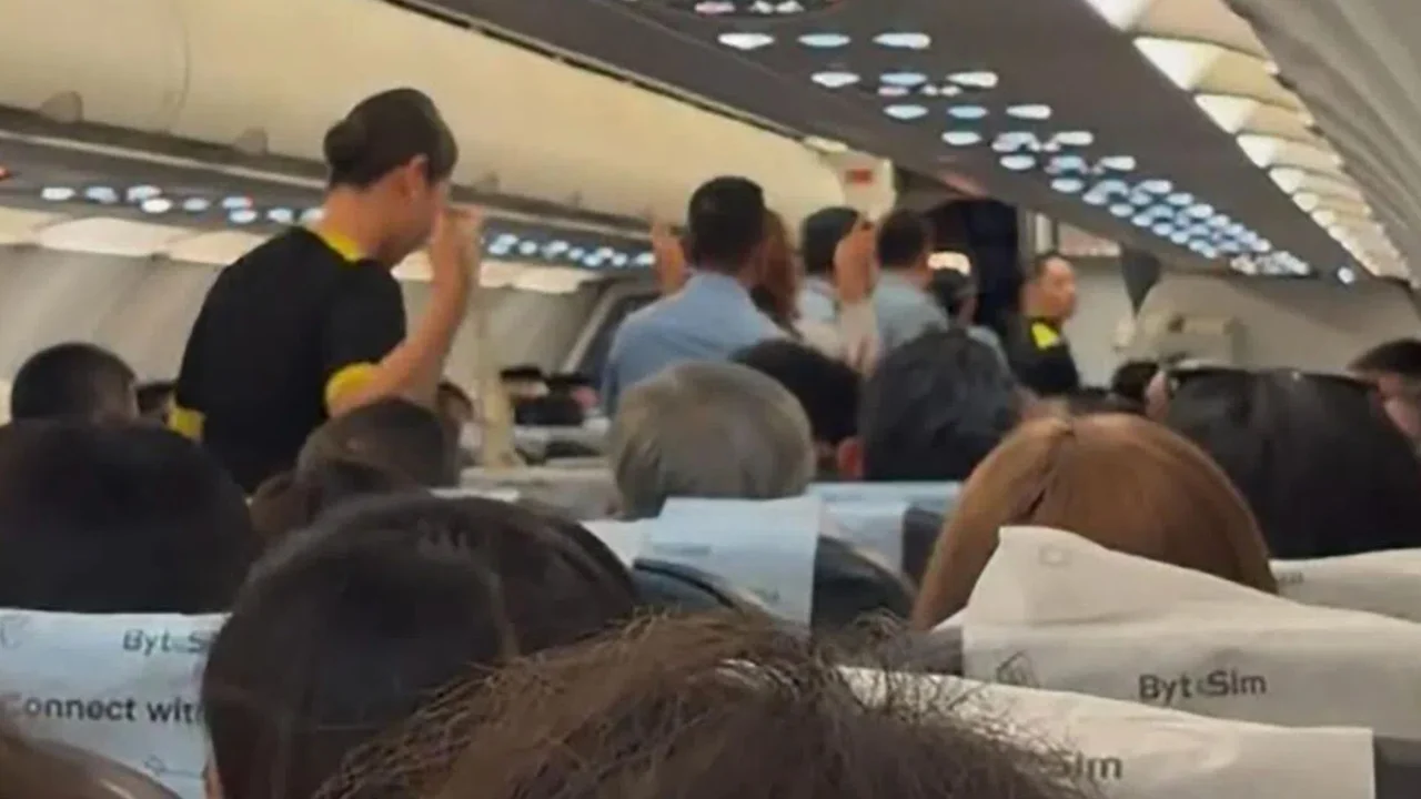 Woman removed from Scoot flight bound for Singapore after disruptive behaviour, causing two-hour delay