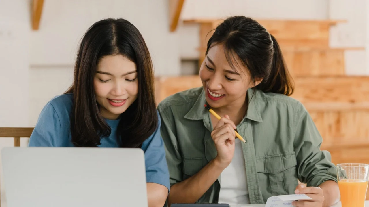 Is it harder to gain friends when one starts working? Netizens share their thoughts