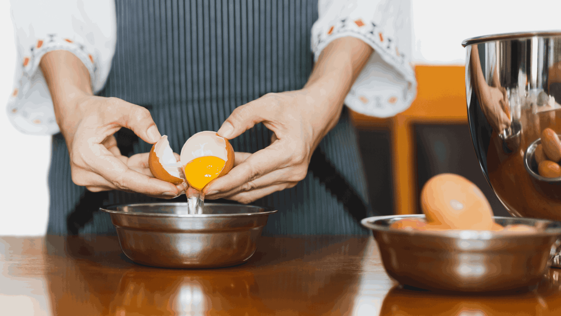 Employer stunned after discovering maid she hired cannot even fry an egg, asks locals: ‘How would you handle this?’