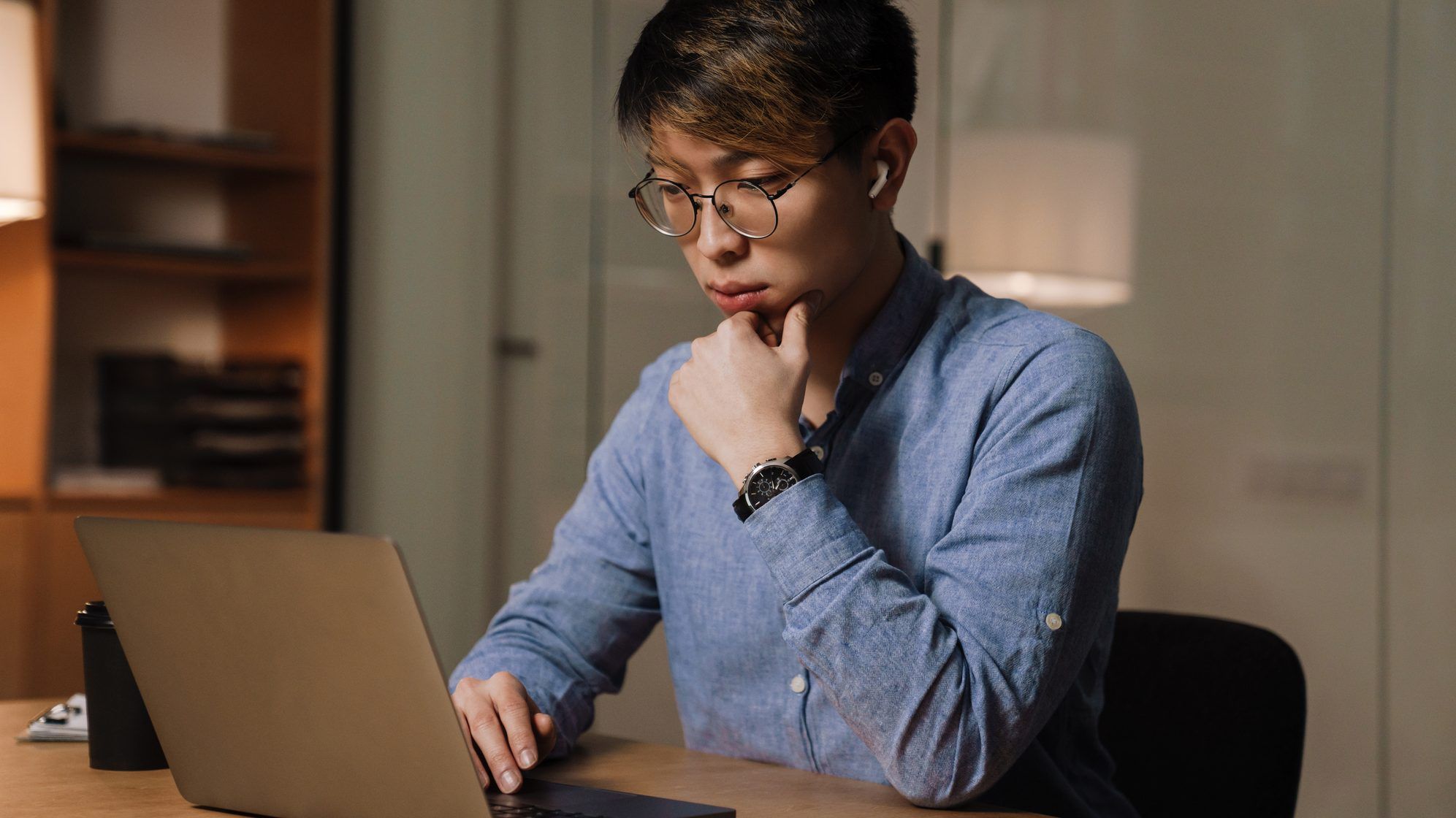 21 y/o part-timer earning S$1.4k asks Singaporeans if investing is really necessary