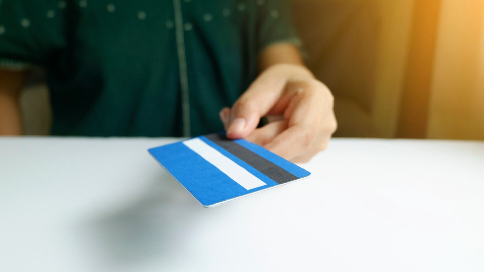 She just wants to remember! Woman wrote her card PIN on a piece of paper, maid stole the card and withdrew $25,000