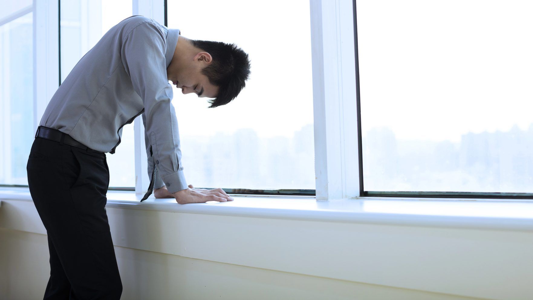 Singaporean worker torn between staying and quitting, says current job feels like a dead end