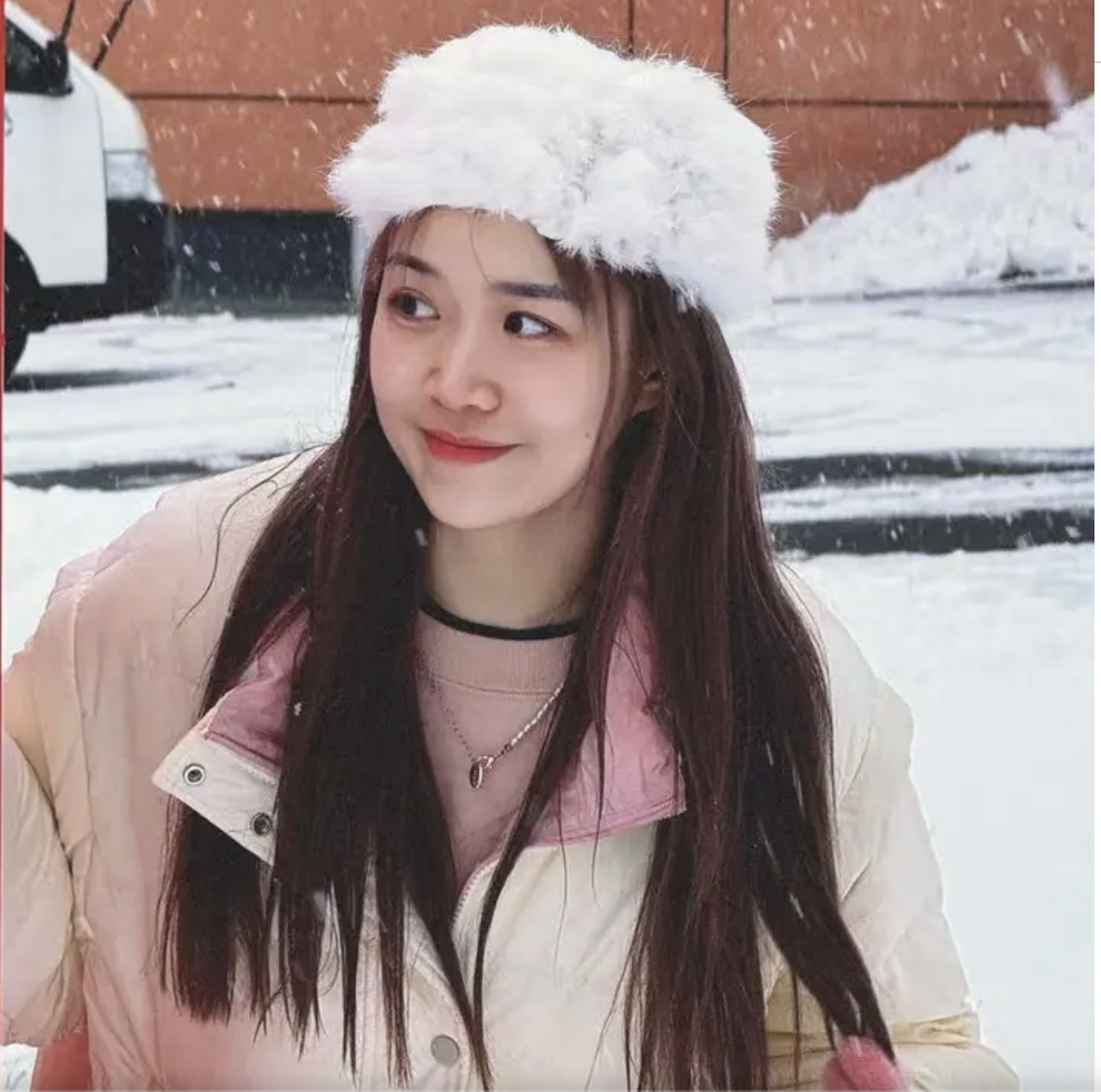 How a Chinese AI product manager increased productivity—and exhaustion