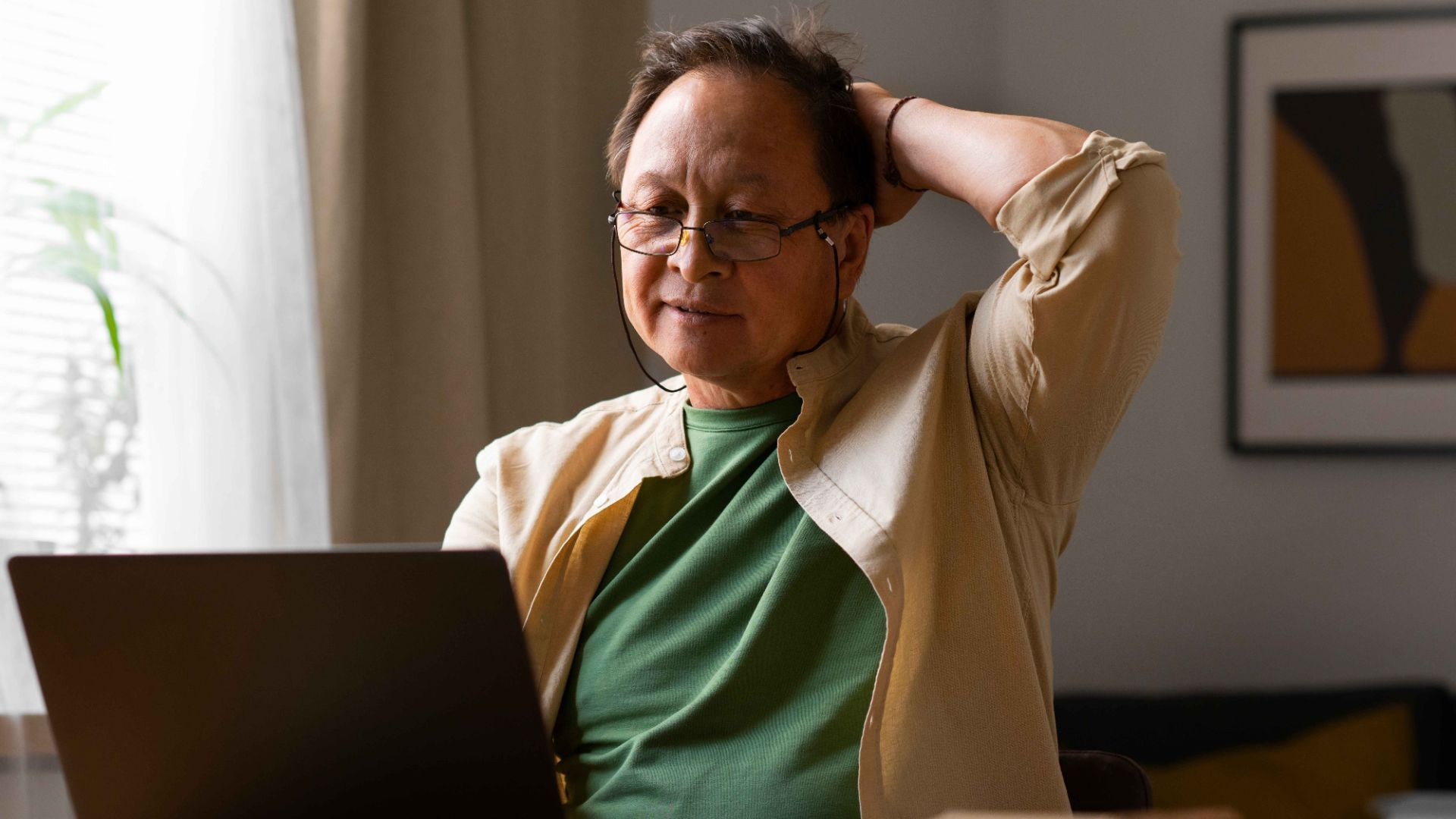 ‘He’s been unemployed for 2 years’: Singaporean seeks advice for father struggling to get interviews at age 50