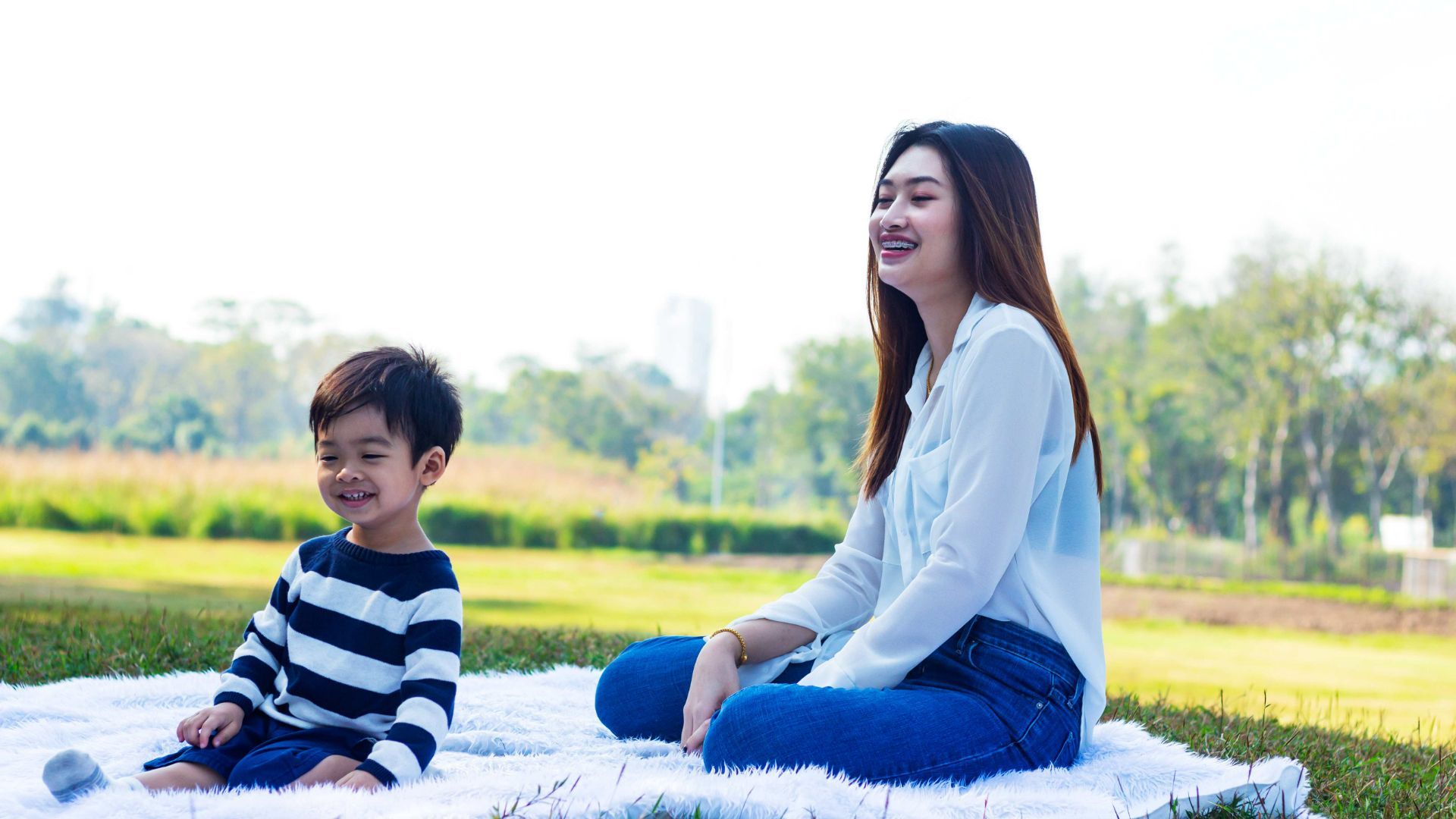 ‘What’s the point of having a child if you don’t even spend time with them?’: Singapore working mum says she only gets 1.5 hours daily with toddler after 11-hour workdays