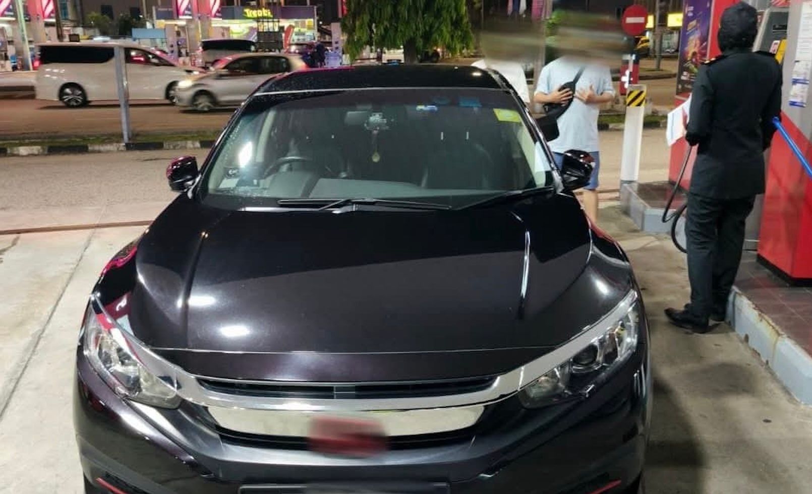 Malaysians & Singaporeans approve arrest of driver of SG-registered car who bought RON95 in JB