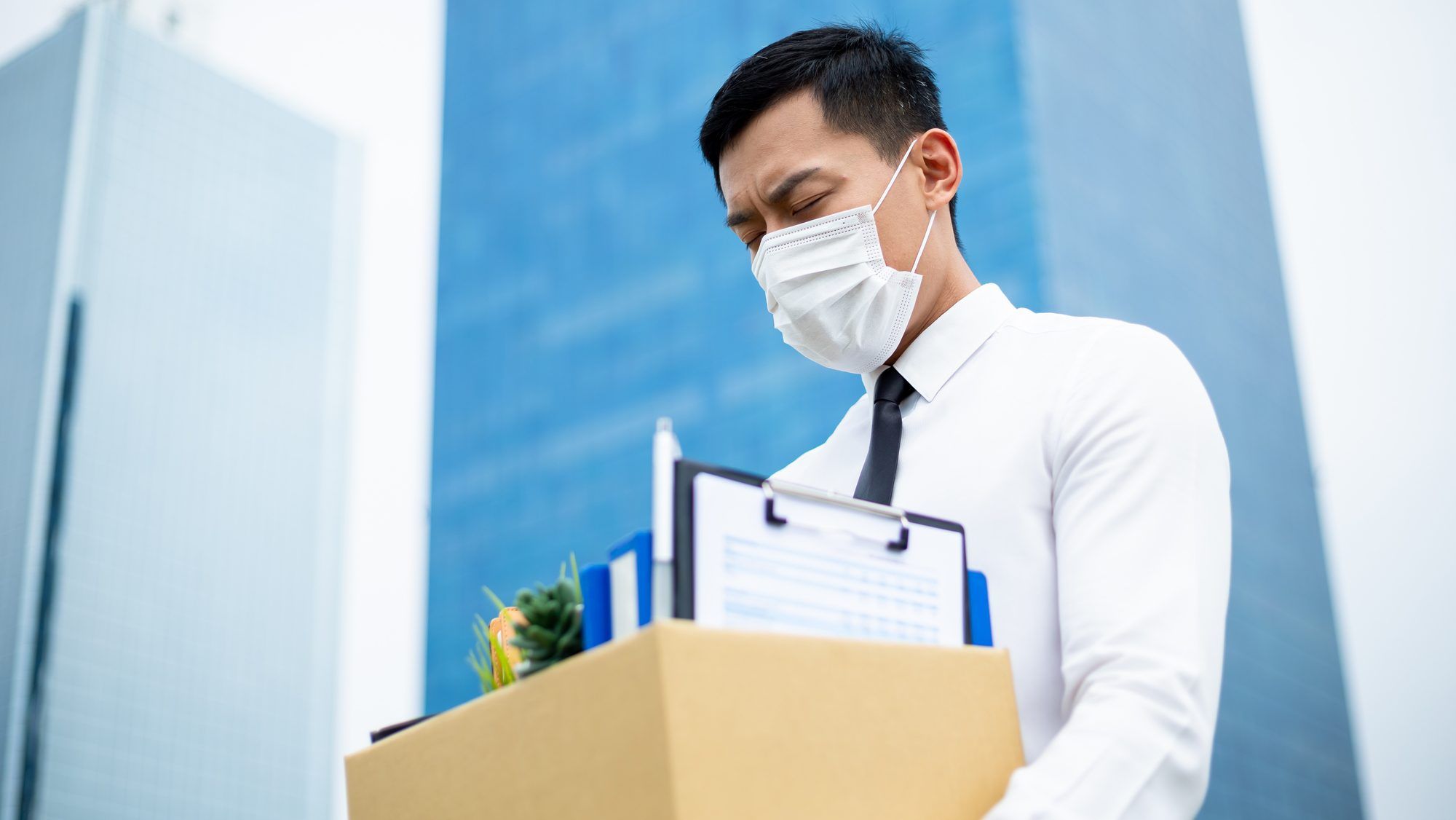 ‘Company paid off my notice and made me redundant overnight’: Man says he’s applied to 60+ jobs already