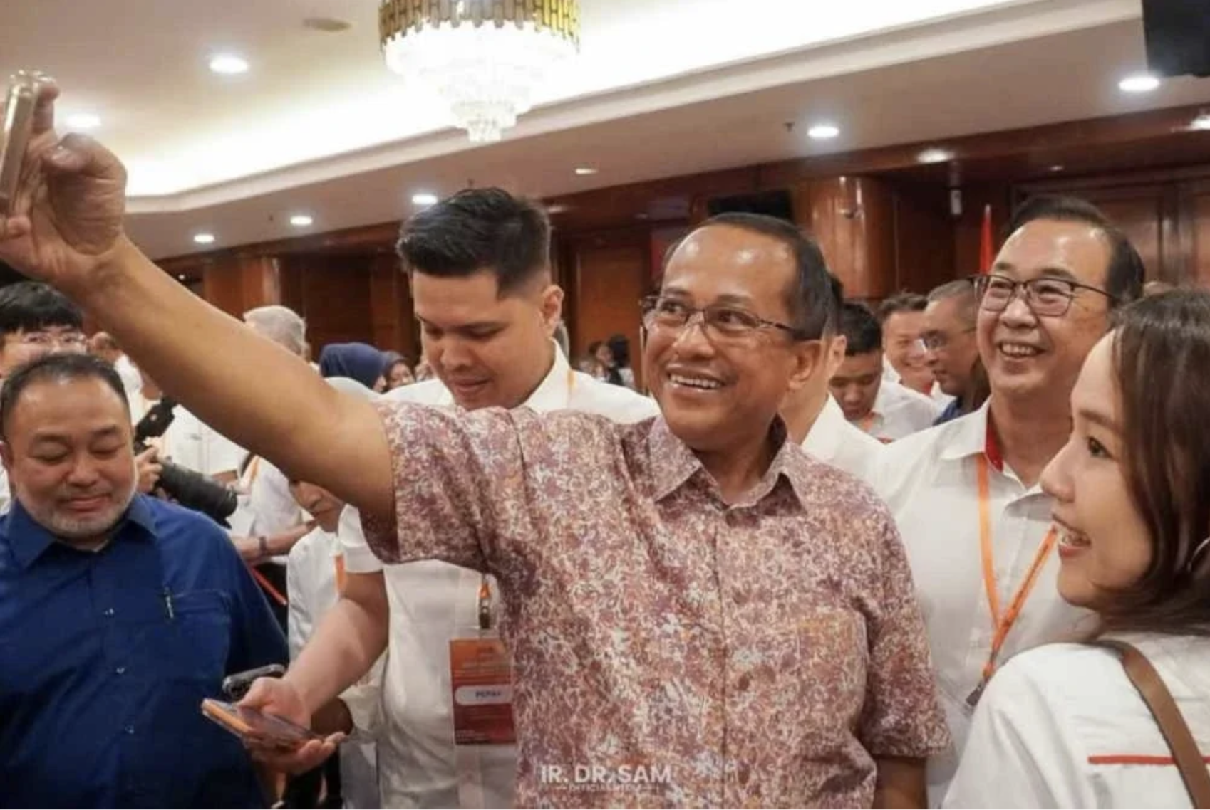 Head of Chinese-based Gerakan Party sees PAS man as a praiseworthy leader