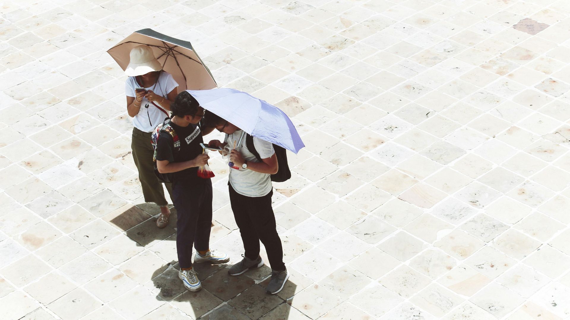 Warmer air-conditioning amid summer heatwave is making it hard for Southeast Asian workers