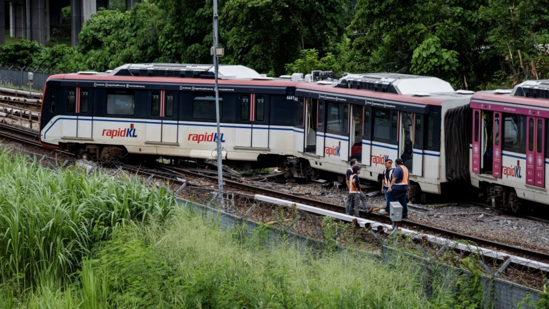 Malaysian ministry of transportation orders maximum penalty to Prasarana after another LRT breakdown