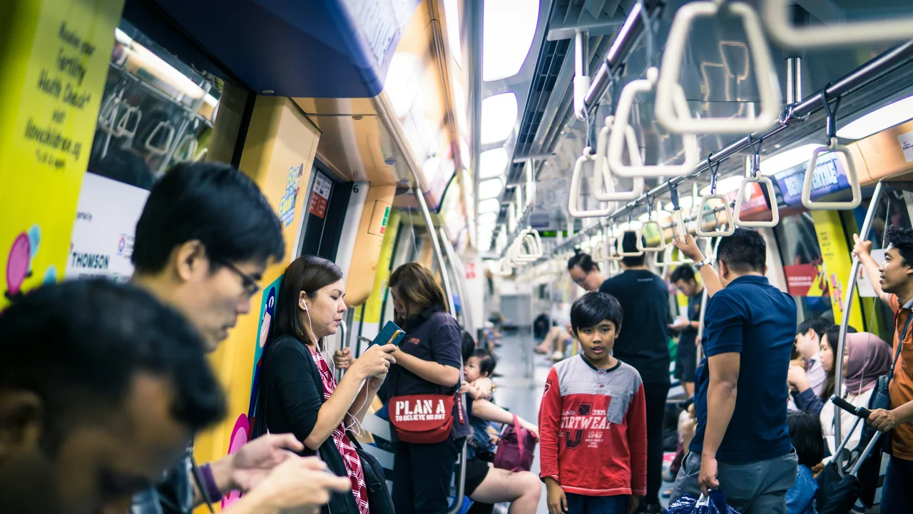 ‘Train courtesy has gotten so much worse’—SG commuter calls out ‘door blockers,’ backpack wearers and passengers who won’t move in