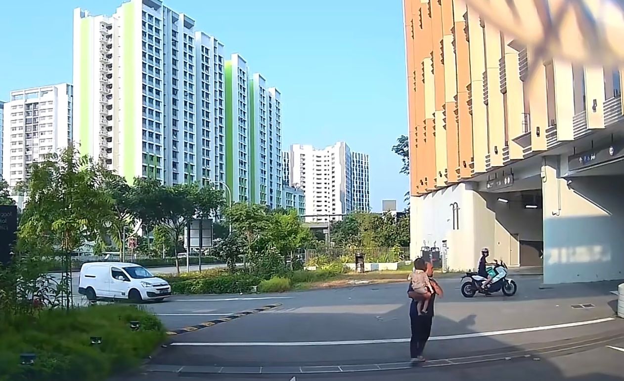 'Parent's instinct': Man quickly stops car to rescue toddler outside Punggol mall