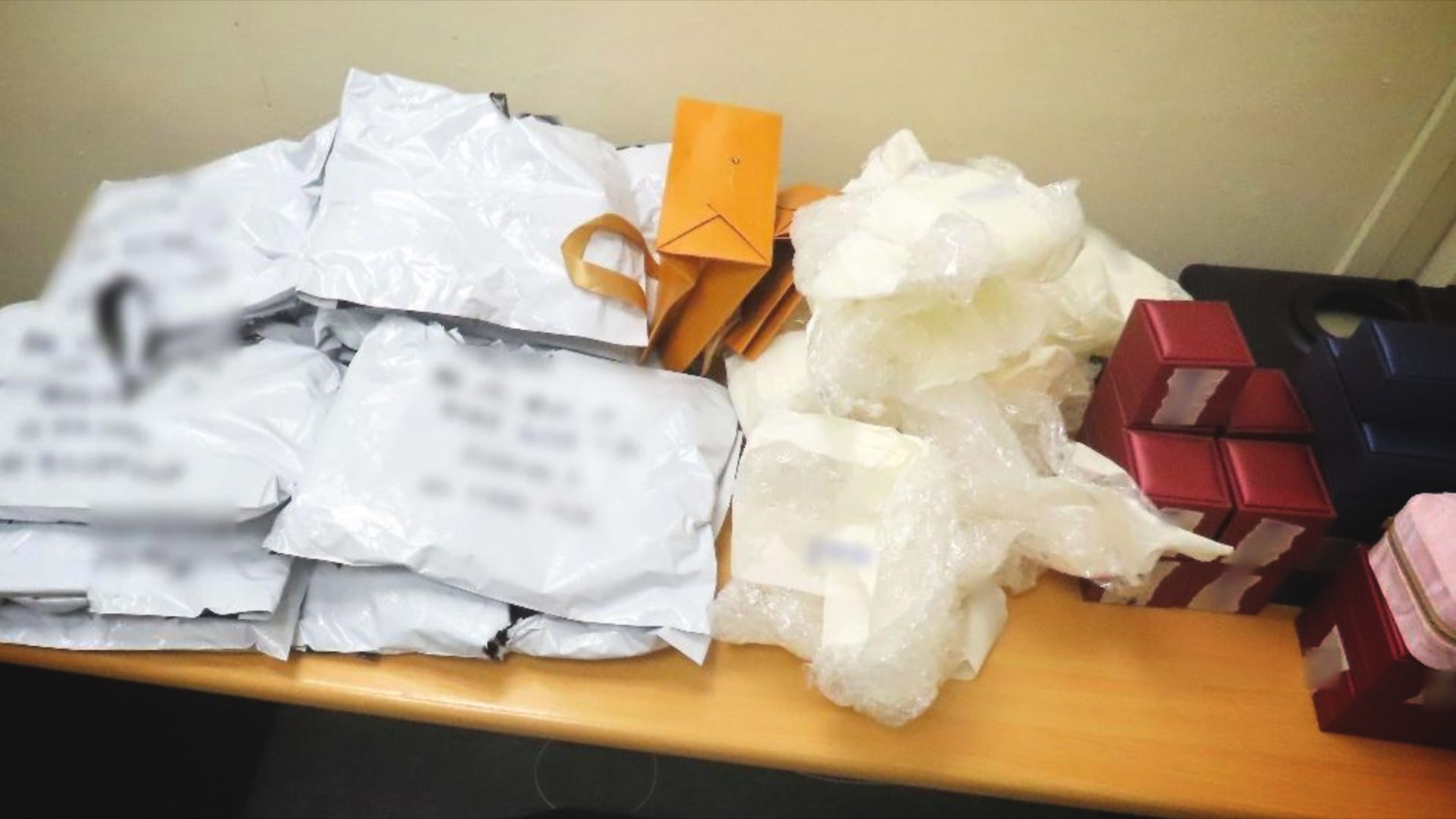 Singapore Customs: Singaporean woman, 32, gets S$11.4K fine for not declaring the jewellery brought into SG to evade S$946 GST