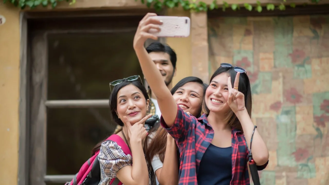 ‘Bitter breeds bitter’: Singaporean shares life advice for younger adults
